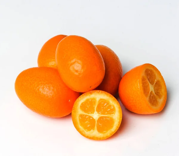 Köstliche Mandarine Auf Weißem Hintergrund — Stockfoto