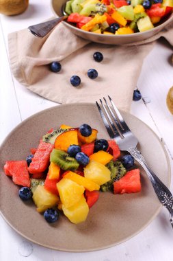Masada lezzetli meyve salatası