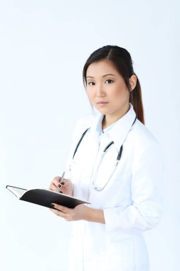 İlaçlar. İş yerinde sevimli bir doktor