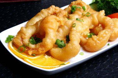 Soğanlı ve limonlu yemek.