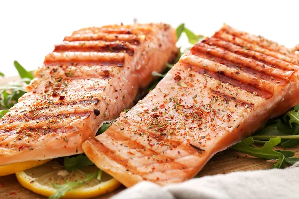 Essen Gebratener Lachs Auf Dem Tisch — Stockfoto