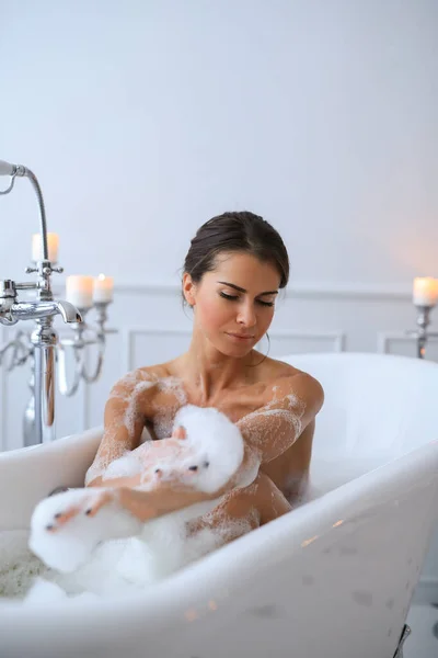 Igiene Bella Ragazza Una Vasca Bagno — Foto Stock