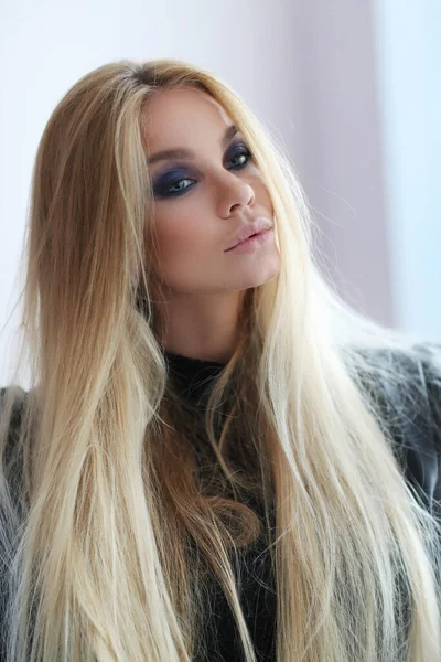 Gorgeous Woman Blond Hair — Stock Photo, Image