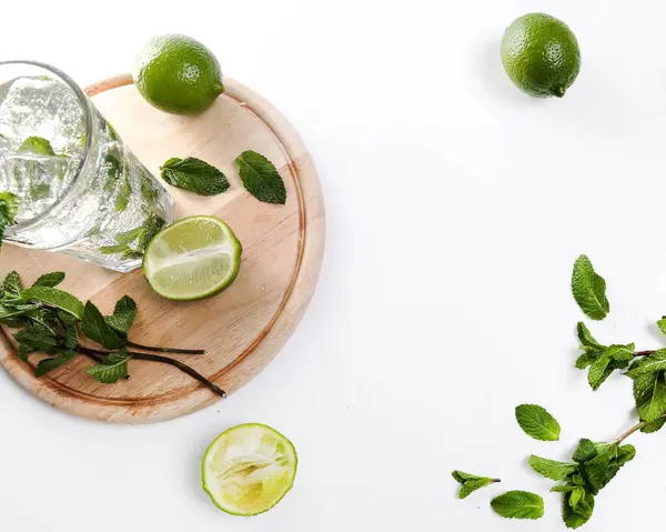 Masadaki Mojito Nefis — Stok fotoğraf