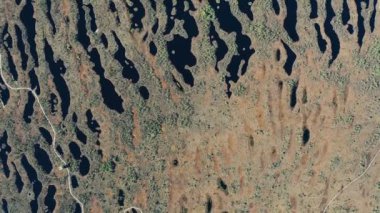 Göldeki güzel adaların hava görüntüsü. 