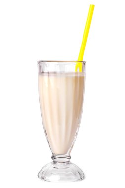 Beyaz arka planda muzlu milkshake.