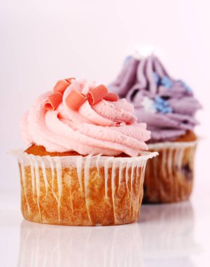 Beyaz arka planda tatil çörekleri