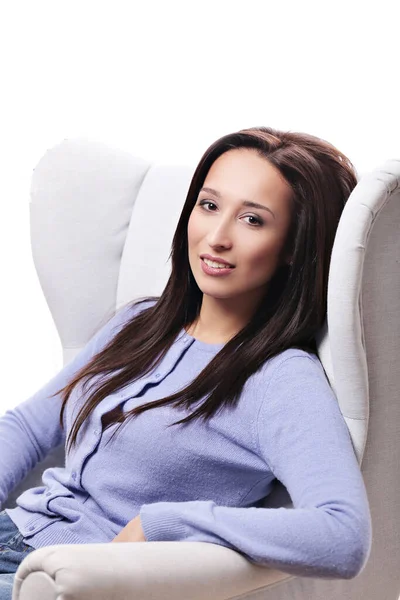 Beyaz arka planda bir kadın