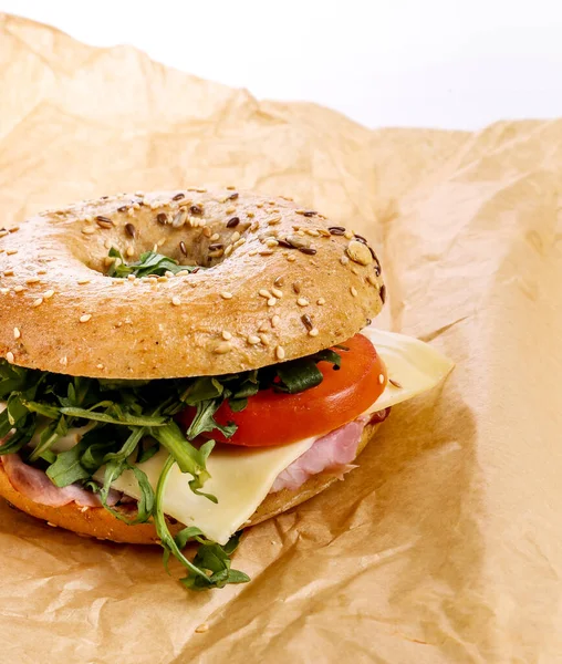 Delicioso Sanduíche Bagel Mesa — Fotografia de Stock