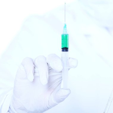 Şırıngayla doktor eli