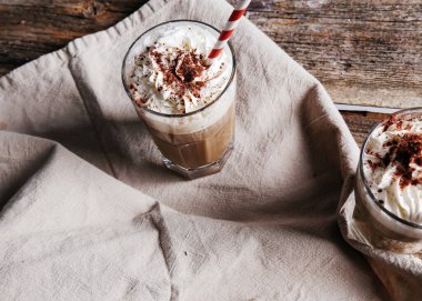 Masada nefis bir latte.