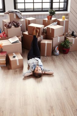 Eve taşınırken çok tatlı bir kızdı.