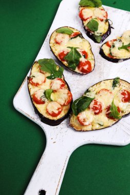 Patlıcandan yapılmış pizza.