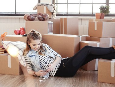 Eve taşınırken çok tatlı bir kızdı.