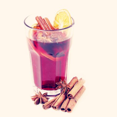 Portakallı tarçın ve sıcak şarap.