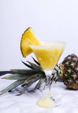 Masada ananas suyu var.