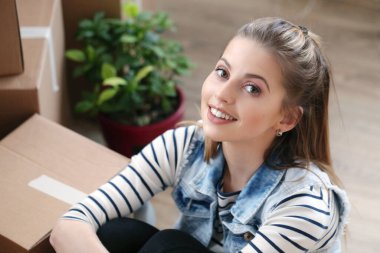 Eve taşınırken çok tatlı bir kızdı.