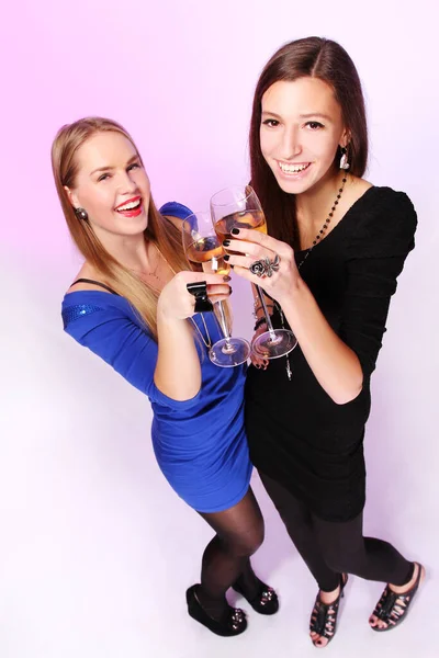 Two Young Cheerful Girlfriends Colorful Cocktails — Stock Photo, Image