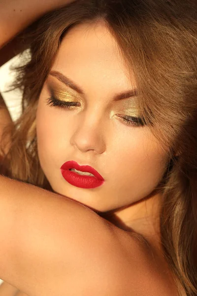 금발에 립스틱을 아름다운 — 스톡 사진