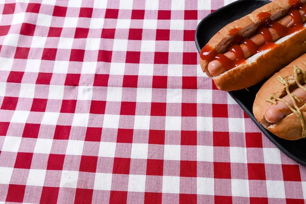 Lahodný Hot Dog Stole — Stock fotografie