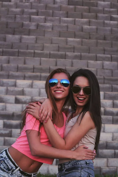 Bff Duas Meninas Bonitos Rua — Fotografia de Stock