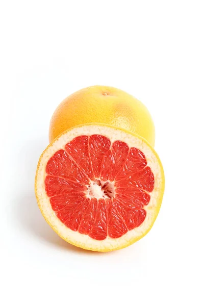 白い背景にグレープフルーツ — ストック写真