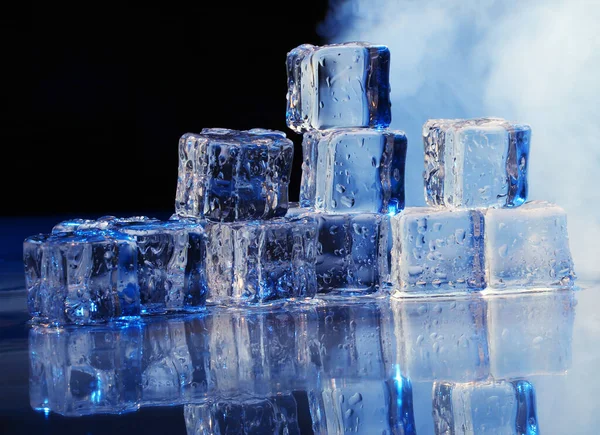 Islak Buz Küplerinin Güzel Bileşimi — Stok fotoğraf