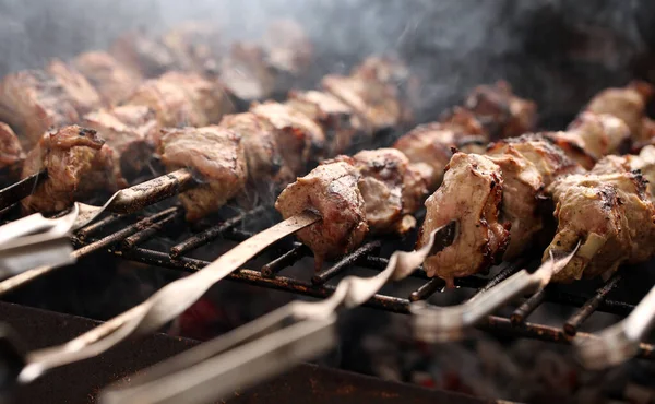 Carne Fresca Pincho Acero Humo Brasero —  Fotos de Stock