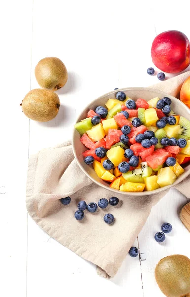 Deliciosa Ensalada Frutas Mesa — Foto de Stock