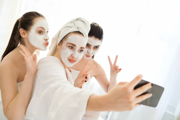 Group Best Friends Spa — Stock Photo, Image