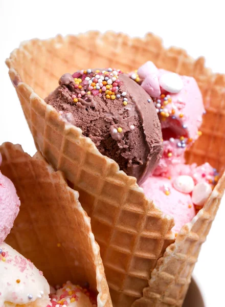 Congelado Delicioso Helado Sobre Mesa —  Fotos de Stock