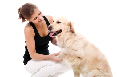 mutlu kadın ve güzel köpeği beyaz zemin üzerine