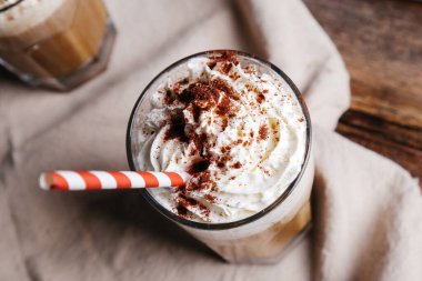 Masada nefis bir latte.