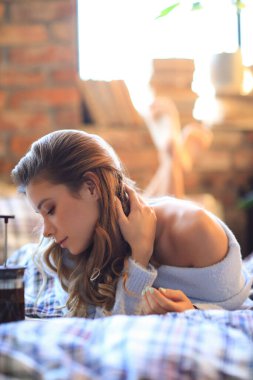 Yatakta sabah eğlencesi