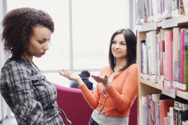 Eğitim, eğitim. Kütüphanedeki Kadınlar