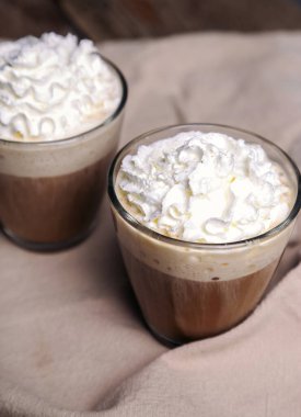 Masada nefis bir latte.