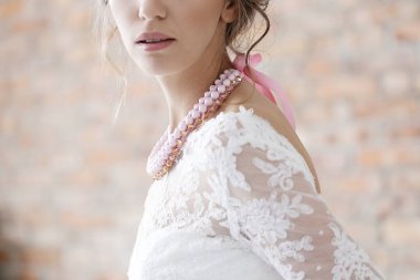 Gelinlik içinde güzel gelin