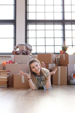 Eve taşınırken çok tatlı bir kızdı.