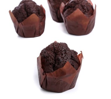 Beyaz arka planda nefis bir kek.