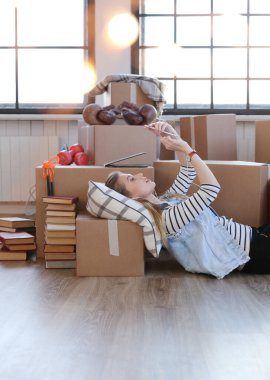 Eve taşınırken çok tatlı bir kızdı.