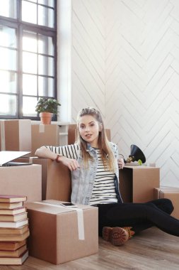 Eve taşınırken çok tatlı bir kızdı.