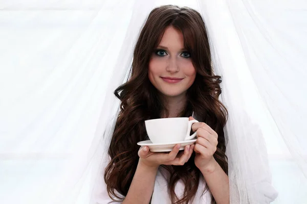 Portret Van Mooie Vrouw Met Kopje Warme Koffie — Stockfoto