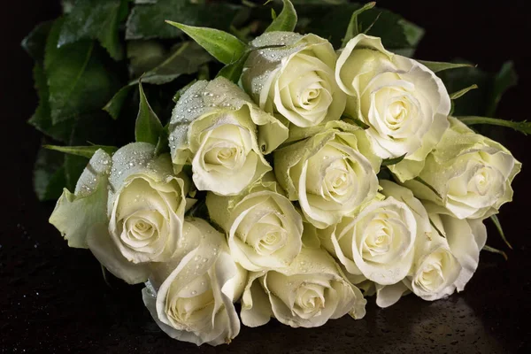 Bouquet White Roses Dark Background — Stock Photo, Image