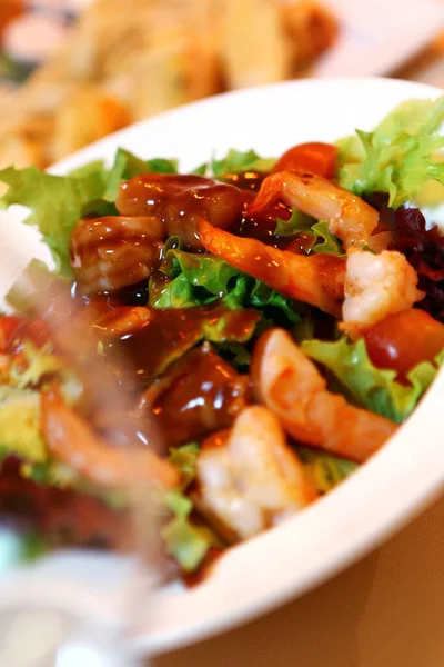 Ensalada Fresca Mesa Del Banquete Restaurante — Foto de Stock