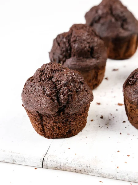 Köstlicher Muffin Auf Weißem Hintergrund — Stockfoto