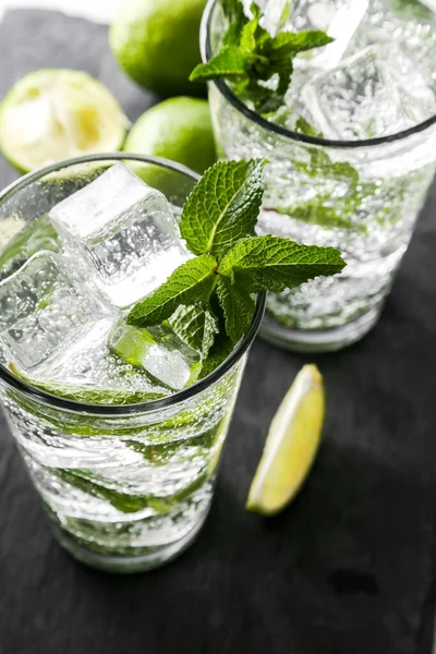 Finom Mojito Asztalon — Stock Fotó