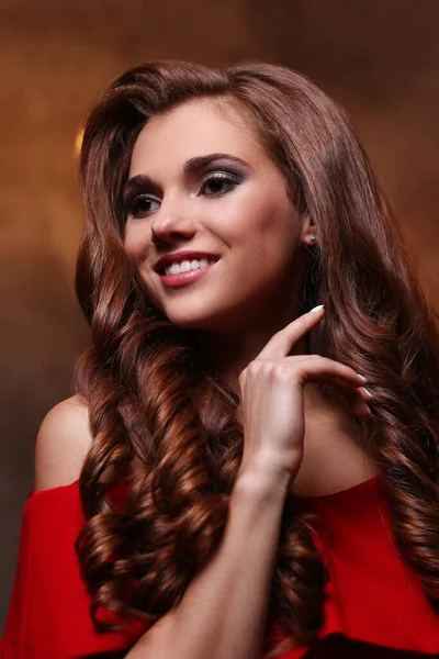 Woman Red Dress Gorgeous Curly Hairdo —  Fotos de Stock