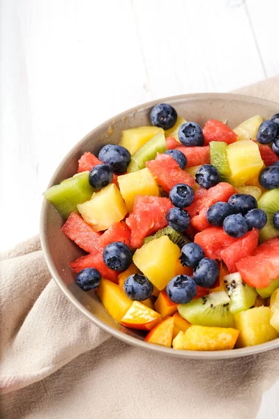 Deliciosa Ensalada Frutas Mesa — Foto de Stock