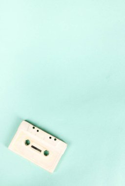 Retro, antika. Masadaki kaset.