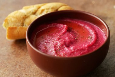 Yiyecekler. Pancar kökü bitmiş.